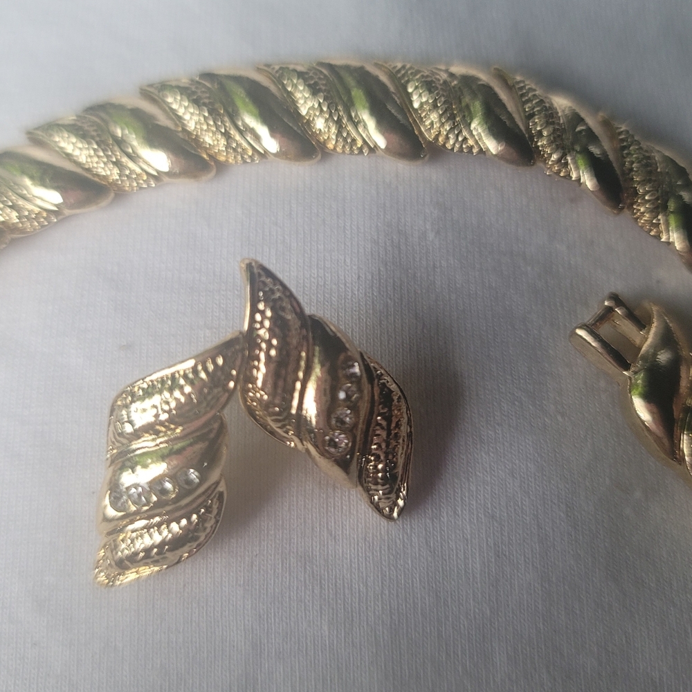 Twisted Gold and Silver Women's Necklace and Earrings Set - Picture 2 of 4